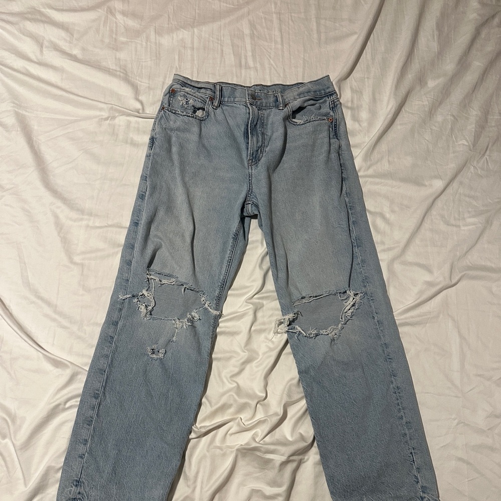 Women’s Light Blue Distressed Jeans